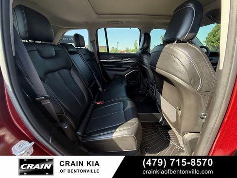 Used 2023 Jeep Grand Cherokee Limited w/ Luxury Tech Group II AWD/4WD image 31