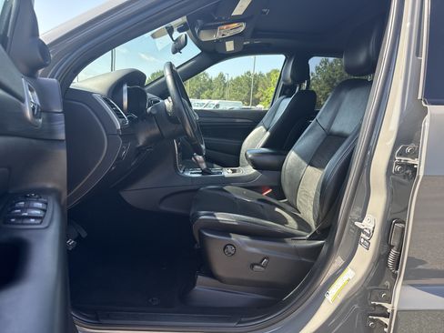 Used 2021 Jeep Grand Cherokee Laredo X AWD/4WD image 9
