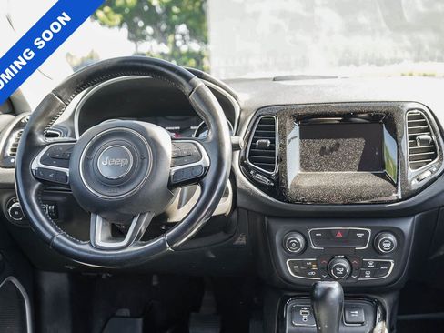 Used 2019 Jeep Compass Latitude FWD image 16
