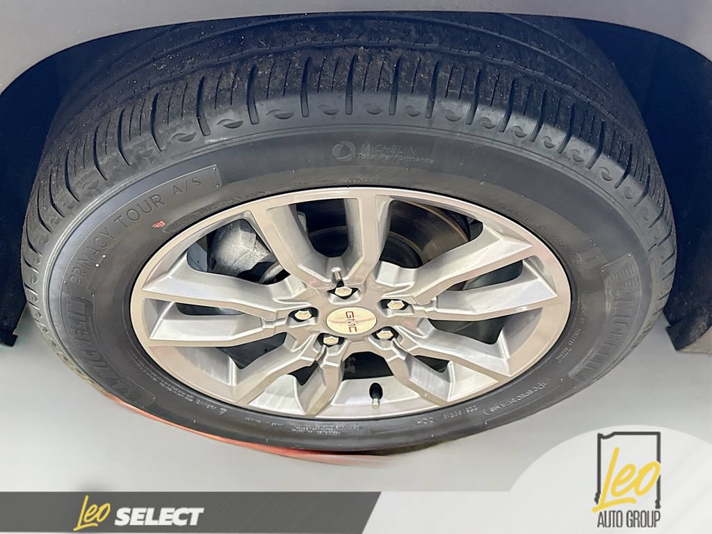 Used 2024 GMC Terrain SLT w/ LPO, Floor Liner Package AWD/4WD image 33