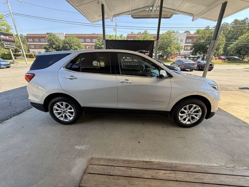 Used 2020 Chevrolet Equinox LT AWD/4WD image 4