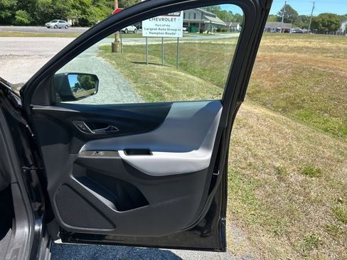 Used 2023 Chevrolet Equinox LS FWD image 14