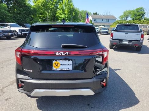Used 2024 Kia Seltos LX AWD/4WD image 4