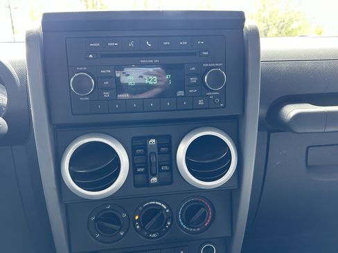 Used 2010 Jeep Wrangler Unlimited Sahara w/ Trailer Tow Group image 17