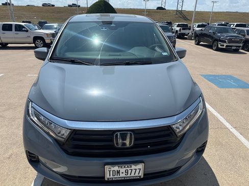 Used 2023 Honda Odyssey Elite image 2