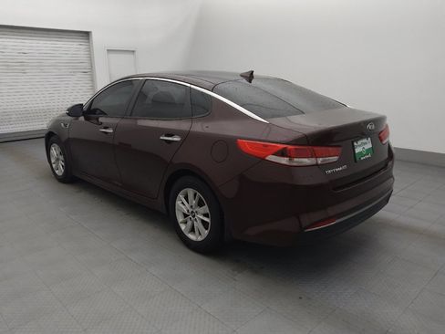 Used 2017 Kia Optima LX image 3