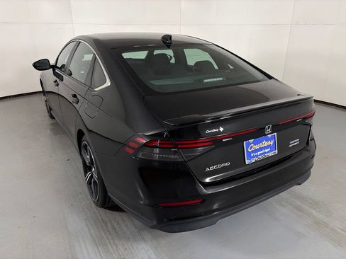 Used 2023 Honda Accord Sport image 6
