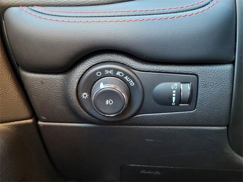 Used 2023 Dodge Durango GT image 40