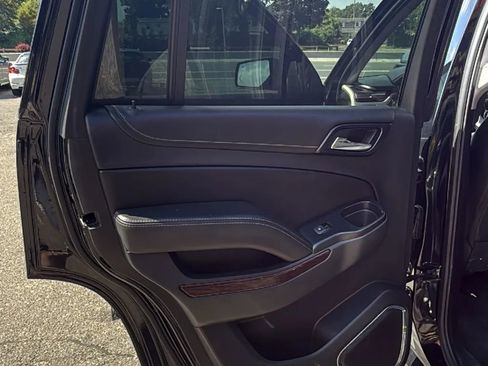 Used 2020 GMC Yukon SLT w/ Graphite Performance Edition image 16