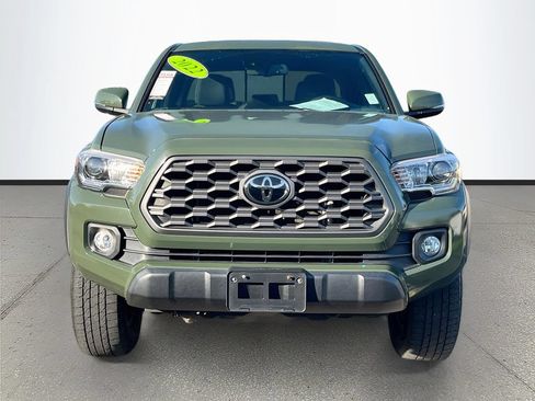 Used 2022 Toyota Tacoma TRD Off-Road AWD/4WD image 2