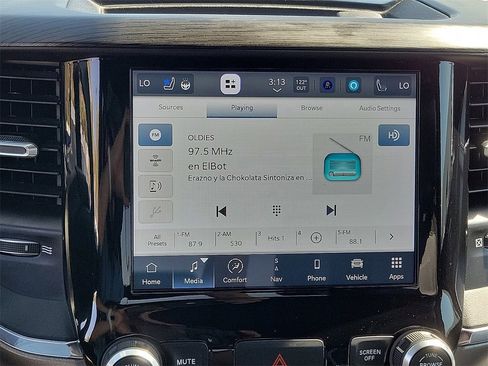 Used 2024 RAM 1500 Laramie image 9