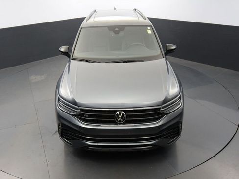 Certified 2022 Volkswagen Tiguan SE R-Line image 50