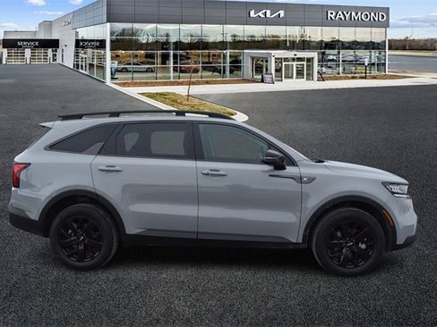 Certified 2023 Kia Sorento S w/ Panoramic Sunroof Package image 2