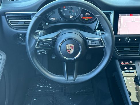 Certified 2024 Porsche Macan AWD/4WD image 13