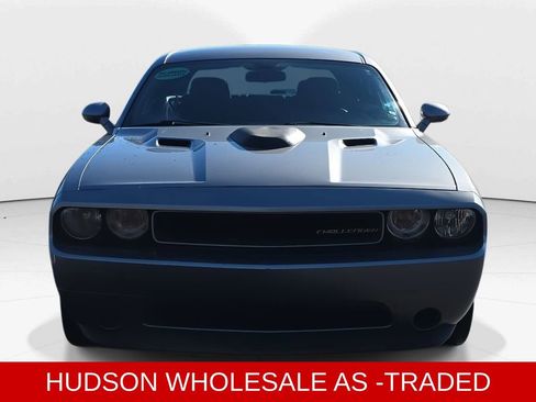 Used 2014 Dodge Challenger SXT image 9