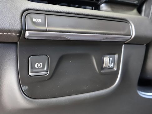 Certified 2023 Cadillac Escalade Premium Luxury image 22