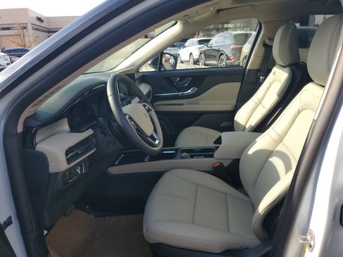 New 2026 Lincoln Corsair Premiere image 12