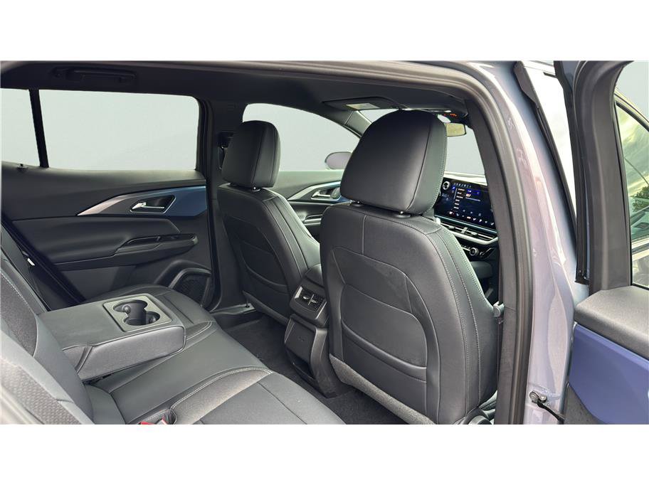 Used 2024 Chevrolet Equinox EV LT FWD image 16