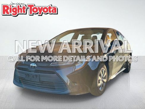 Certified 2023 Toyota Corolla LE image 1