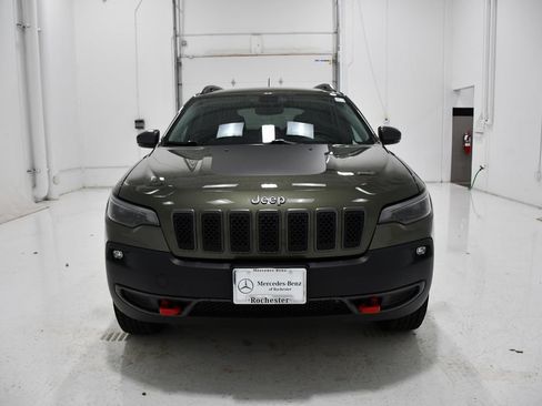 Used 2019 Jeep Cherokee Trailhawk w/ Cold Weather Group AWD/4WD image 2