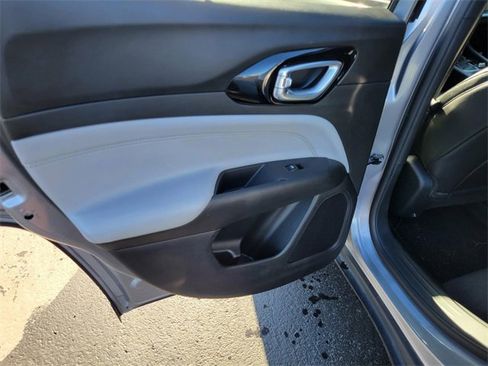 Used 2024 Jeep Compass Limited image 12