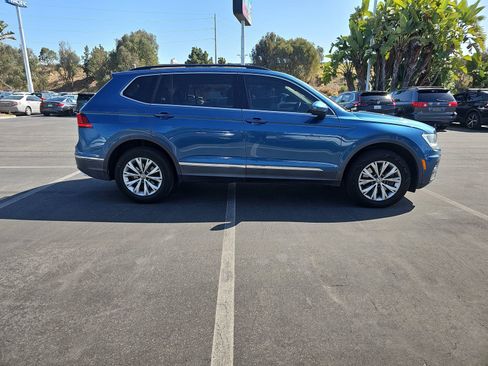 Used 2018 Volkswagen Tiguan SE AWD/4WD image 4