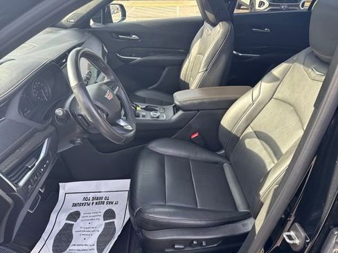 Used 2022 Cadillac XT4 Sport w/ Comfort Package image 13