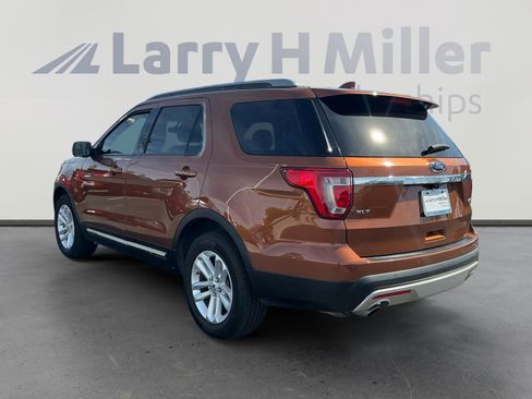Used 2017 Ford Explorer XLT w/ Equipment Group 202A image 3