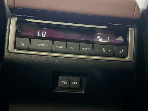Used 2025 Lexus GX 550 w/ Cold Area Package AWD/4WD image 32