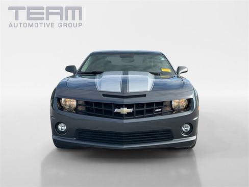 Used 2010 Chevrolet Camaro SS image 2
