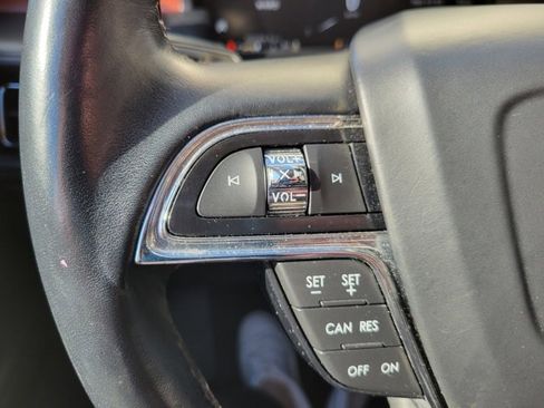 Used 2022 Lincoln Nautilus Reserve image 32