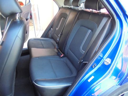 Used 2024 Hyundai Venue Limited FWD image 11