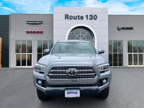 Used 2016 Toyota Tacoma TRD Off-Road w/ Premium & Technology Package AWD/4WD image 6