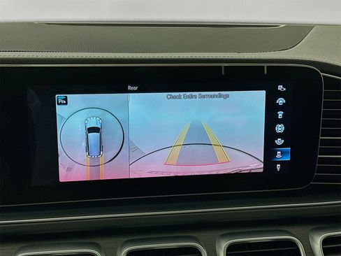 Used 2023 Mercedes-Benz GLS 450 4MATIC image 14