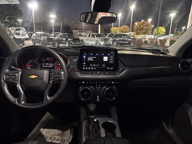 Used 2025 Chevrolet Blazer LT AWD/4WD image 11