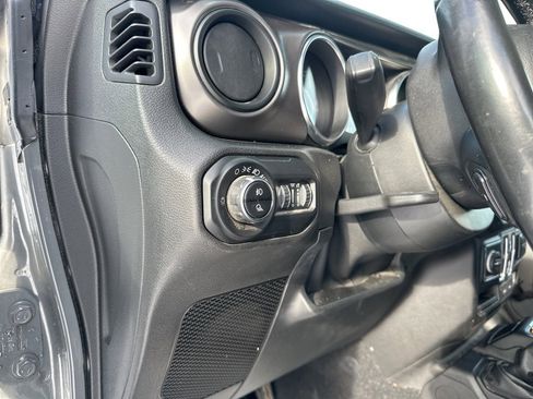 Used 2020 Jeep Gladiator Sport w/ Quick Order Package 24S image 15