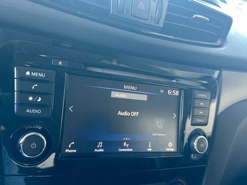 Used 2020 Nissan Rogue Sport S FWD image 18