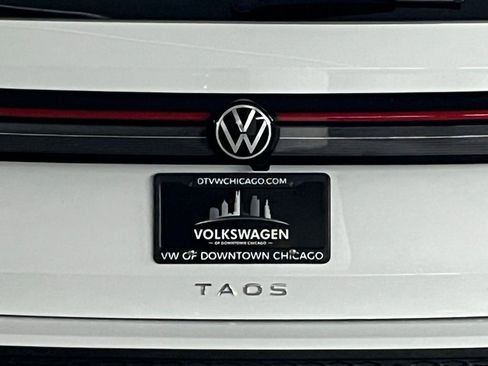 New 2025 Volkswagen Taos SE image 34