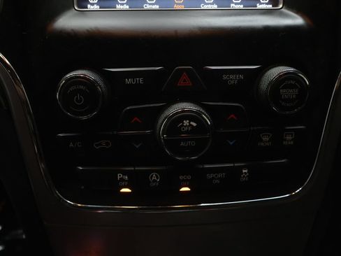 Used 2021 Jeep Grand Cherokee Laredo w/ Security & Convenience Group AWD/4WD image 24