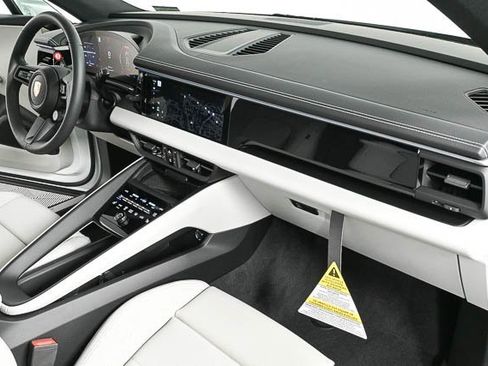 Used 2025 Porsche Macan Electric image 24