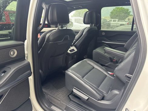Used 2025 Lincoln Navigator L Reserve w/ Jet Appearance Package AWD/4WD image 14