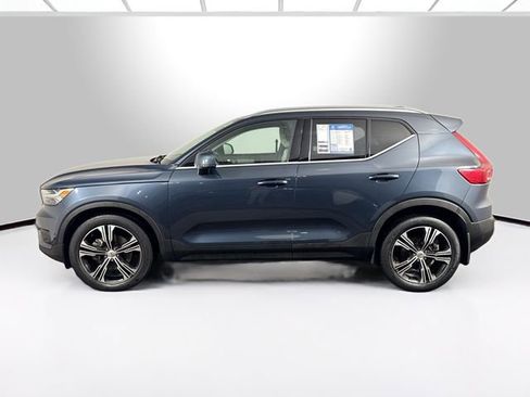 Used 2022 Volvo XC40 T5 Inscription image 2