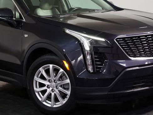 Used 2023 Cadillac XT4 Luxury w/ Cold Weather Package FWD image 8