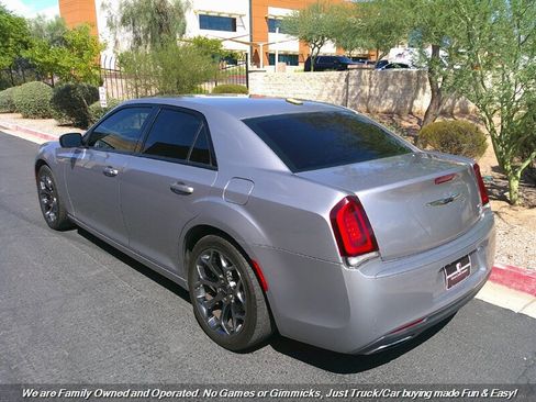 Used 2017 Chrysler 300 S image 7