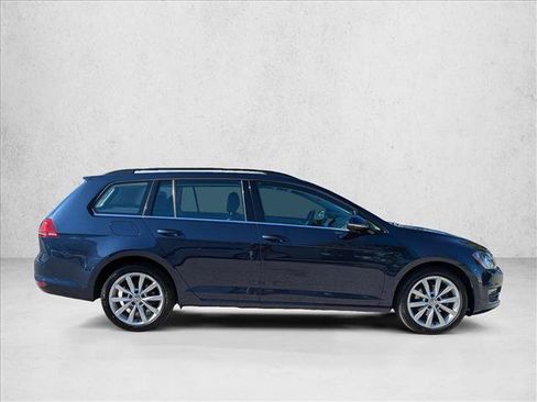 Used 2017 Volkswagen Golf SportWagen FWD image 4