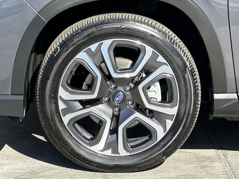 Used 2024 Subaru Ascent Limited w/ Technology Package image 28