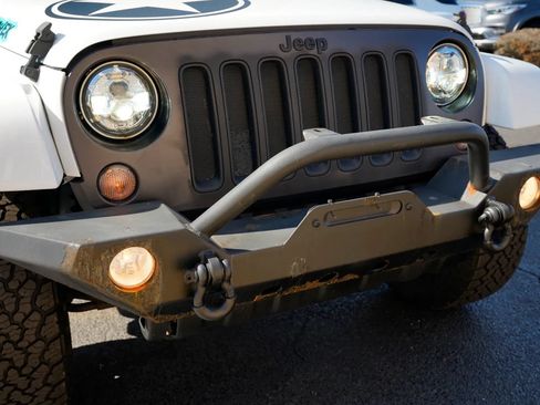 Used 2018 Jeep Wrangler Sport AWD/4WD image 14
