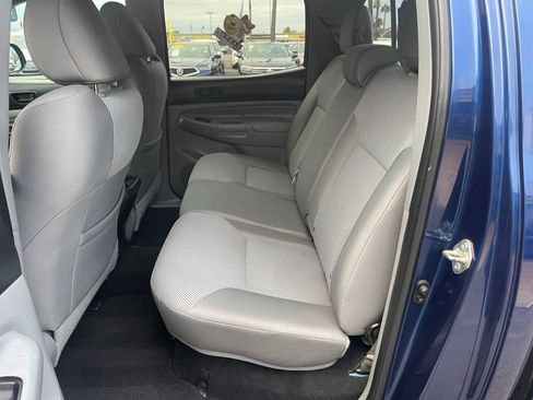 Used 2014 Toyota Tacoma PreRunner w/ TRD Sport Package image 11