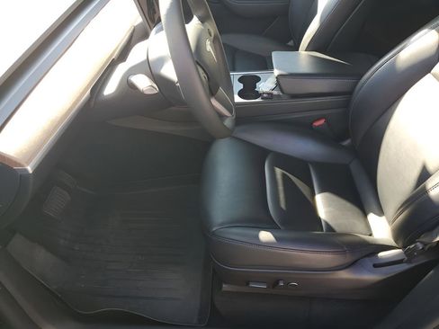 Used 2021 Tesla Model Y Long Range image 26