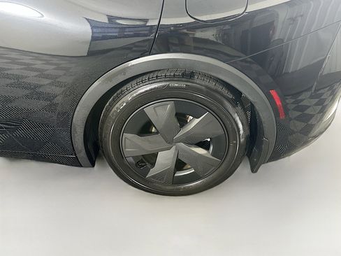 Used 2024 Toyota Prius LE image 11